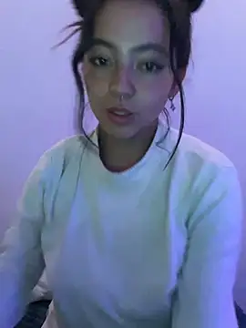 laraa_rous 网络视讯表演