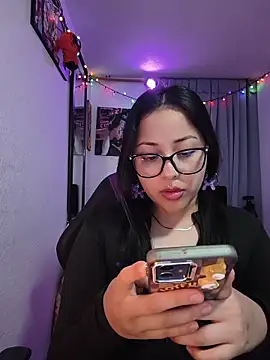 Bella-Gema 现场XXX聊天