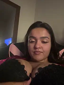 Manu_2002_ Live XXX Chat