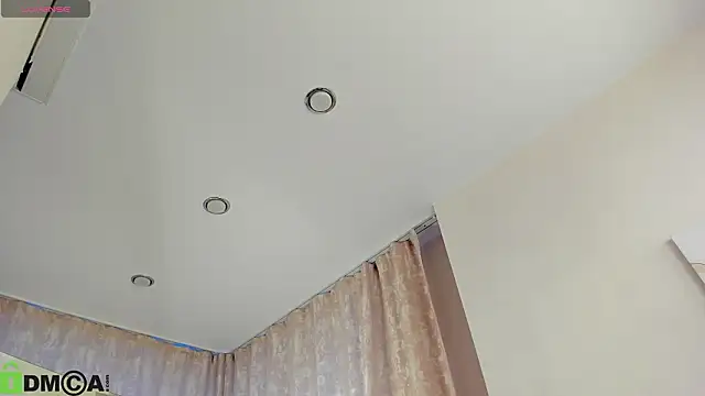 Chat +18 de Bonn1e_Rose ao vivo