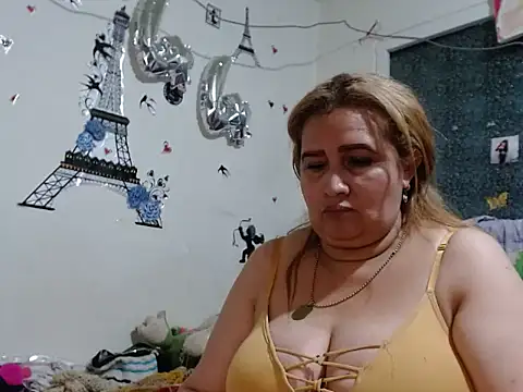 Perla1981-- 라이브 XXX 채팅