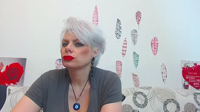 Playful_Goldie_WOW__ Adlı Modelin Canlı XXX Sohbeti