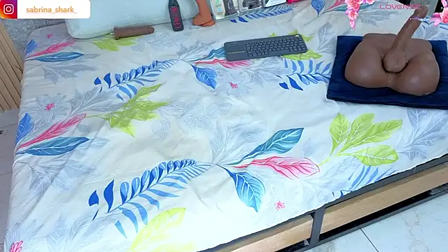 sabrina_shark_'s Live XXX Chat