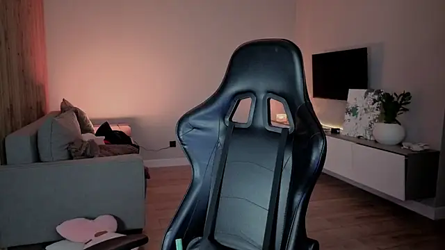 Онлайн чат XXX RileyMee