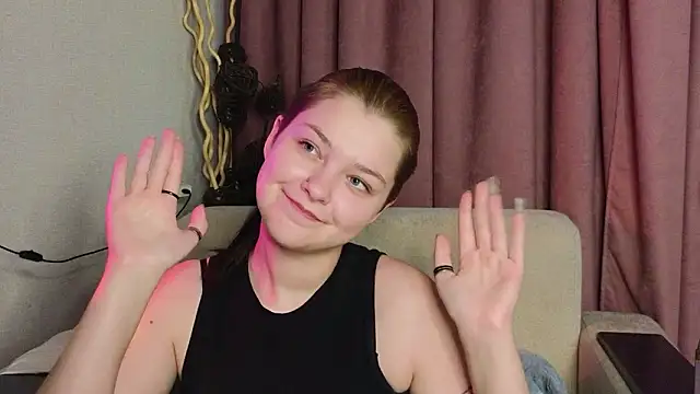 BevHanni Live XXX Chat