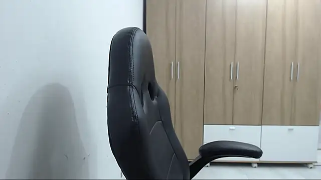 RoxanaLove9 Adlı Modelin Canlı XXX Sohbeti