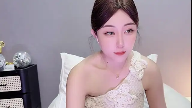 Miahave Adlı Modelin Canlı XXX Sohbeti