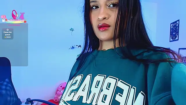 Kristin___ Adlı Modelin Canlı XXX Sohbeti