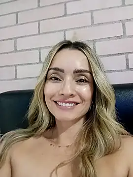 Loly_Horny 网络视讯表演