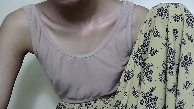 Anu_tiny Chat XXX in diretta