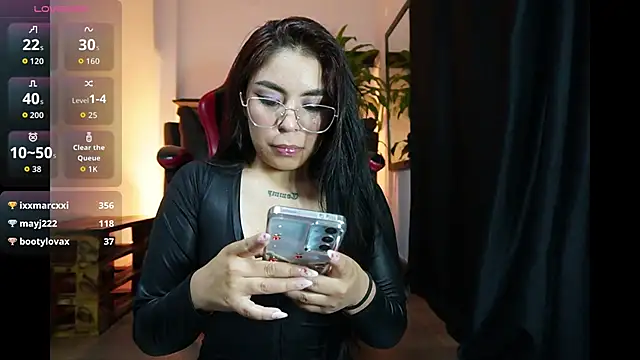 XXX chat uživo modela valkyria_12
