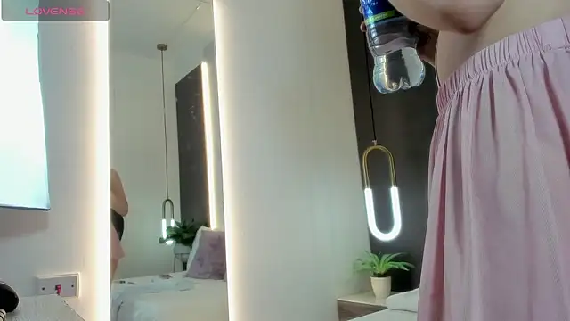 valeryn__rosse élő XXX-chatje