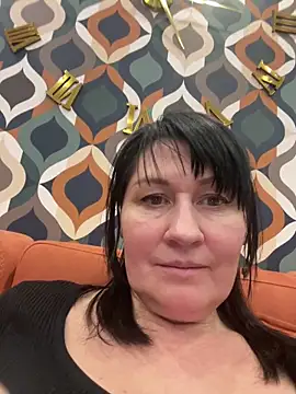 XLindaMilfX's Live XXX Chat