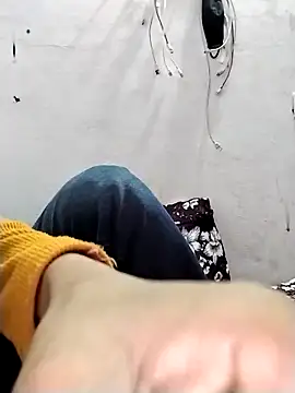 Cute-Naavya 网络视讯表演