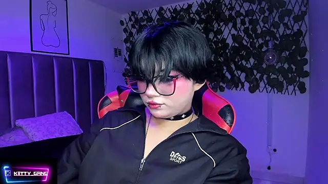 Kitty_Gang Adlı Modelin Web Kamerası Şovu