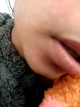 Aaisha-16 Webcam Show