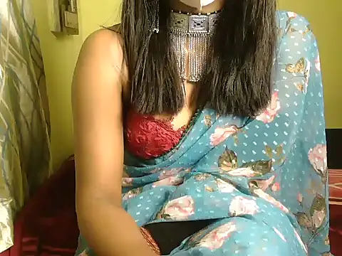 MOMO-03 Adlı Modelin Web Kamerası Şovu