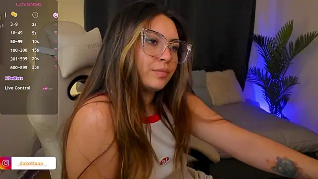 dakottaa_ live XXX chat