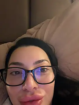 MyaSplash's Webcam Show