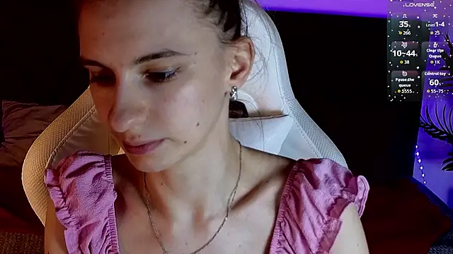 kaleriyaa_: απευθείας συνομιλία ΧΧΧ