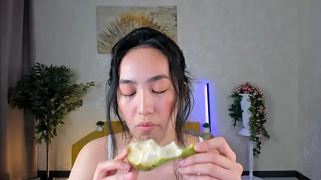 FlirtyAura Live XXX Chat