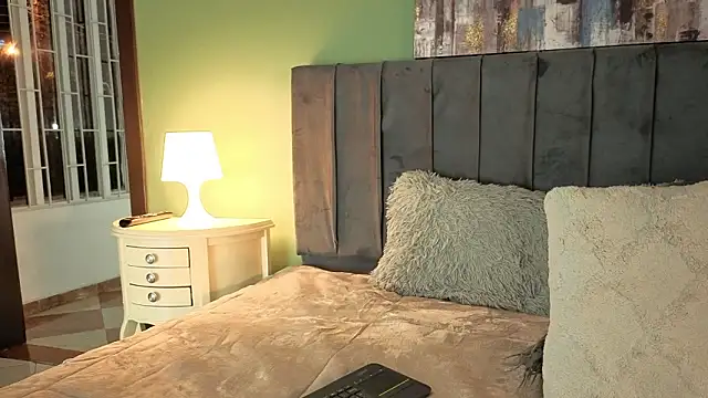 Moon_shaddow Live XXX Chat