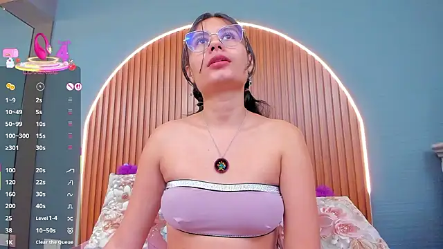 NayeCloud Adlı Modelin Canlı XXX Sohbeti