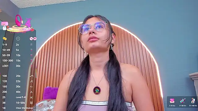 NayeCloud's Live XXX Chat