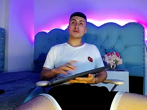 Oliver_Benedet Chat XXX live