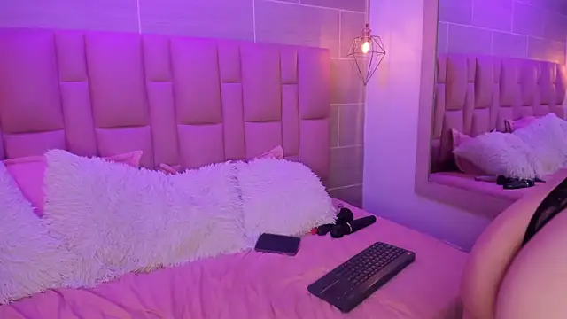 Mia-Bleir 现场XXX聊天