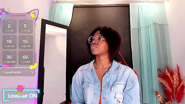 nilosolem élő XXX-chatje