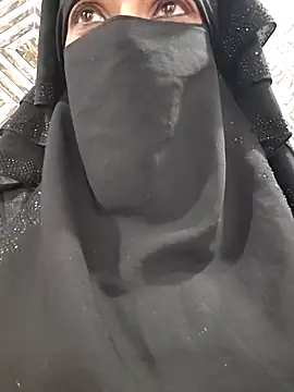 Noorkhatoon élő XXX-chatje