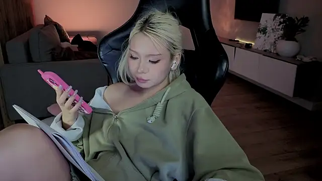 XXX chat uživo modela RileyMee