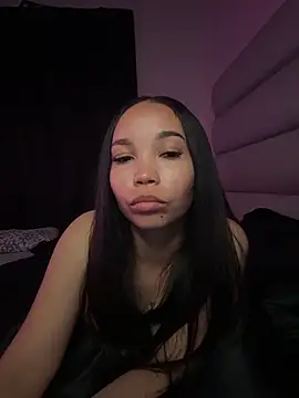 Chat XXX en directo de nikkiloveee