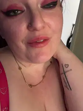 KittyCreamKisses Show in webcam