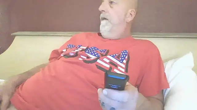 Yankeedave420 élő XXX-chatje