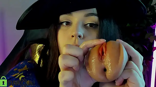 Mia_R0ss: онлайн-секс-чат