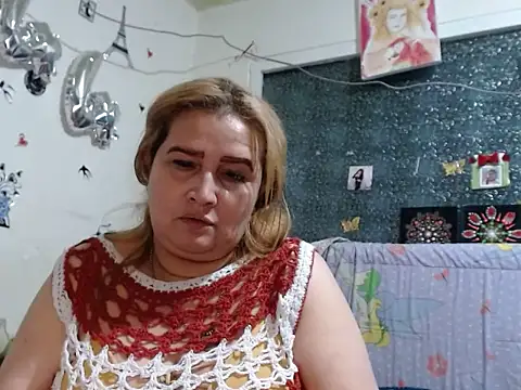 Perla1981-- – Live XXX-chat