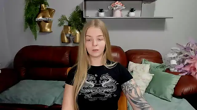 SirenaDoll: απευθείας συνομιλία ΧΧΧ