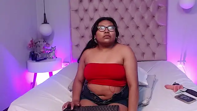 Kiri_Black_: онлайн-секс-чат