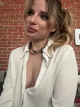 Chatroom XXX en direct de LanaSparks