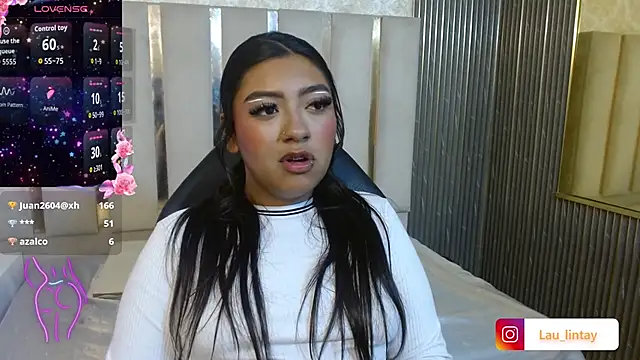 Show modela Laulin_tay na web-kameri