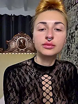 kylie_blck Adlı Modelin Canlı XXX Sohbeti