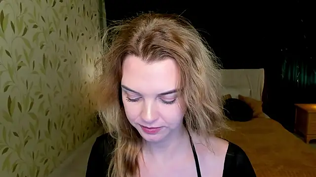 Chatroom XXX en direct de LunaFlinn