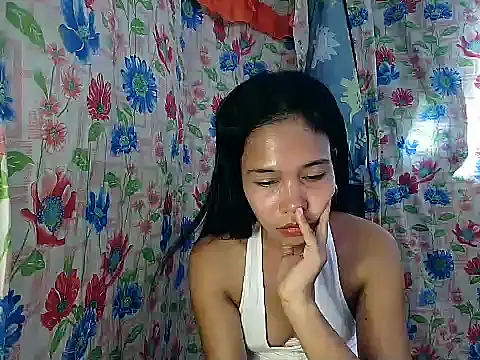 PinaySkinnyGirl live XXX chat