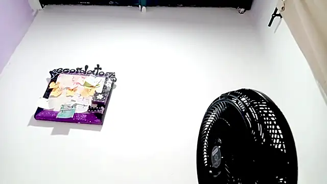 PetiteIvoryQueen19 élő XXX-chatje