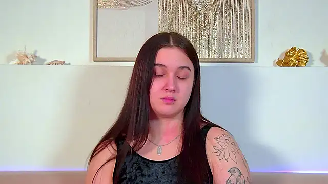 Онлайн чат XXX ChristinaMilton