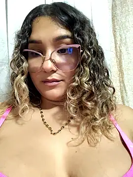 BrendaGirs Adlı Modelin Canlı XXX Sohbeti