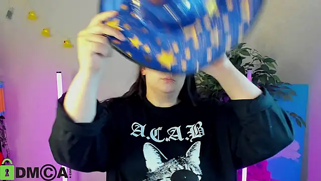 Mia_R0ss Adlı Modelin Canlı XXX Sohbeti