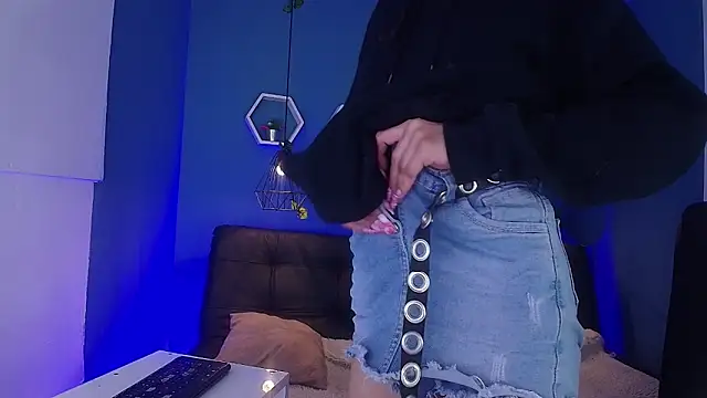 Aurora_ath লাইভ XXX চ্যাট